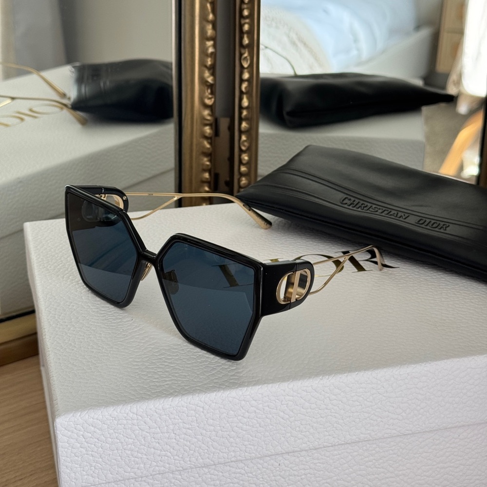 Dior 30 Montaigne black and gold sunglasses